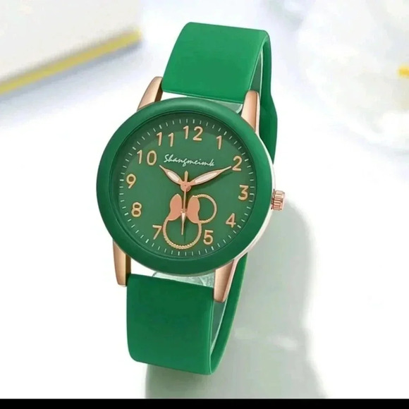 NWT..FASHION QRTZ WATCH. KELLY GREEN .STAINLESS STEEL..HYPOALLERGENIC - Picture 6 of 6